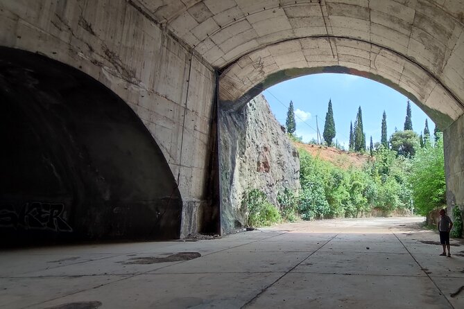 Break-up of Yugoslavia & The War in Mostar: Life Under Siege - Timing, pickup, and what to expect