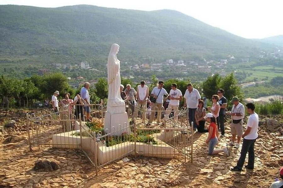 From Makarska: Medugorje Day Trip - Arriving in Medjugorje with three hours to use