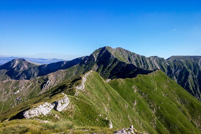 Hiking between Bosnia and Herzegovina - Day 1: Veliki Vilinac and Hajdučka vrata on Cvrsnica