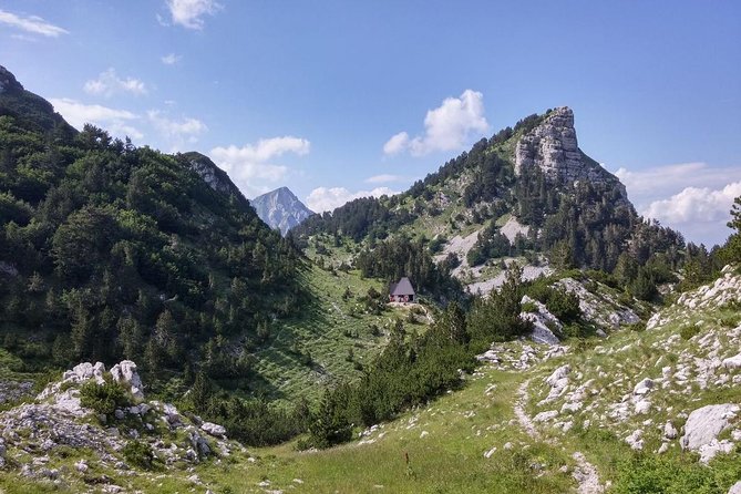 Hiking between Bosnia and Herzegovina - Who should book this mountain trip