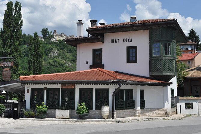 Sarajevo genuine walking tour: Steps through history - What the private format adds