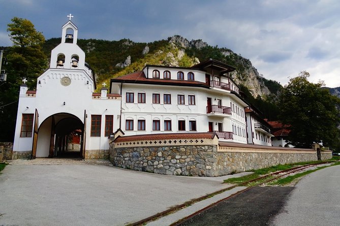 Sarajevo to Belgrade Full Day Tour one-way - Crossing into Serbia and reaching Drvengrad