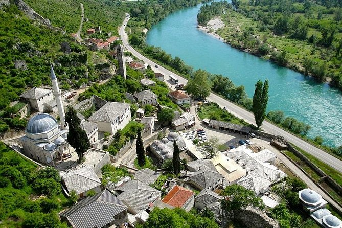 Sarajevo to/from Dubrovnik Transfer Tour via Mostar & Herzegovina - Vehicle comfort, group size, and the border