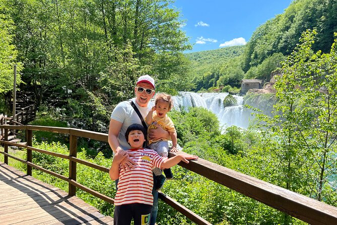 Strbacki Buk and Una Waterfalls: Day Trip from Sarajevo - Ključ breaks up the road toward Una